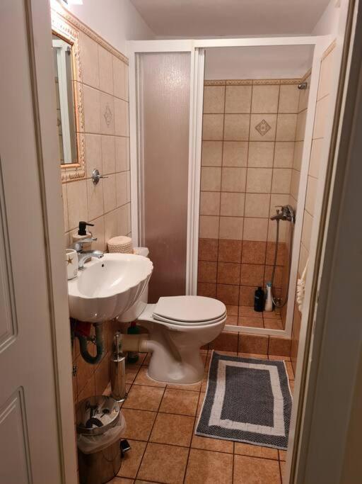 Guesthouse Petrothalassa ポルト・ヘリ エクステリア 写真